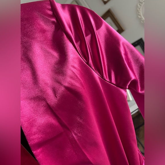 💓Hot Pink Satin Dress size small💓 - Picture 5 of 5
